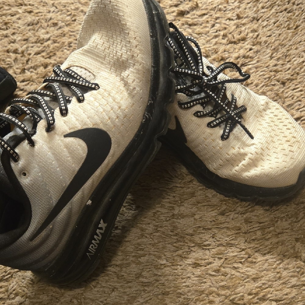 Nike Air Max Black and Tan Sneakers